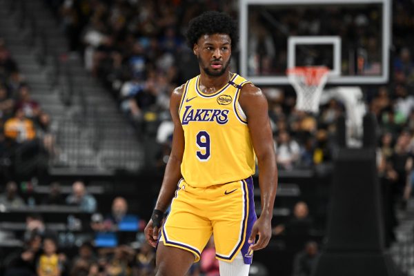 Trong khi đó Bronny James lại không có được sự đánh giá cao từ mọi người.