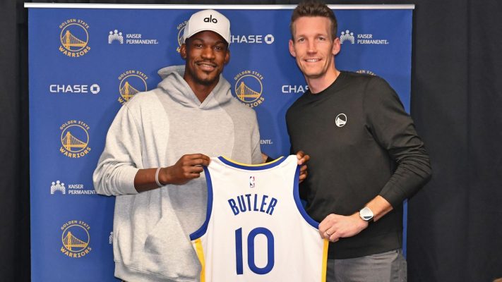Jimmy Butler sẽ khoác lên mình áo số 10 trong đội Warriors.
