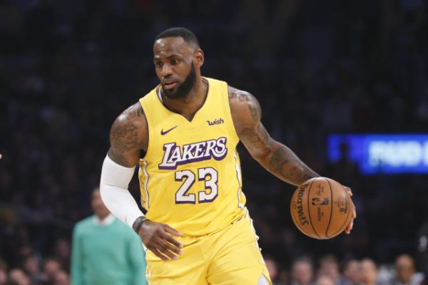 Lebron James vẫn ở đỉnh cao phong độ dù bước sang tuổi 39.