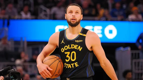 Steph Curry vẫn duy trì phong độ của bản thân trong trận đấu với Chicago Bulls.