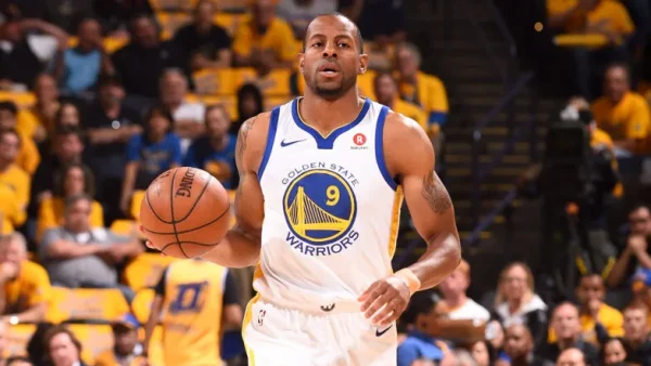 Iguodala cũng nhiều lần giành được danh hiệu phòng thủ xuất sắc