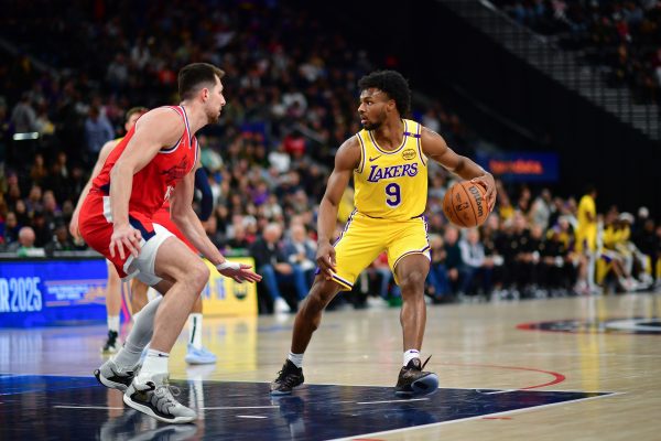 Dù là tân binh tại NBA, Bronny vẫn được trao cơ hội ra sân thi đấu
