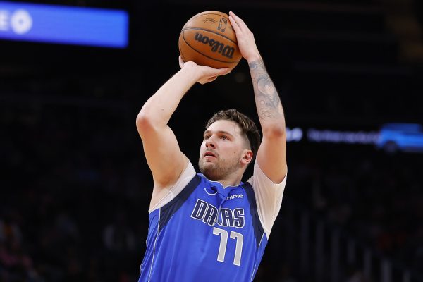 Quyết định chia tay Luka Doncic đã tạo gánh nặng cho Kyrie Irving